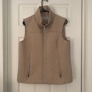 Light weight gold vest